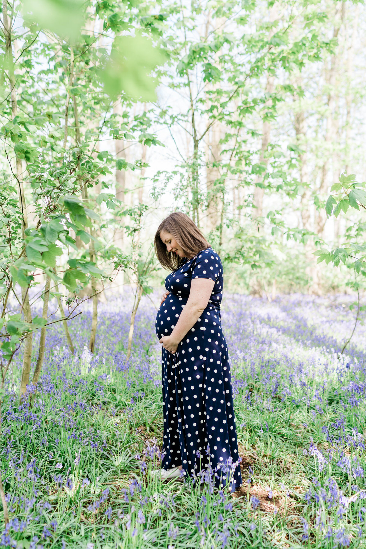 Essex maternity shoot in a bluebell wood